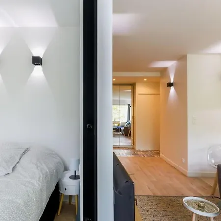 Appartement Confortable Avec Balcon Au Coeur De Paris * Parijs