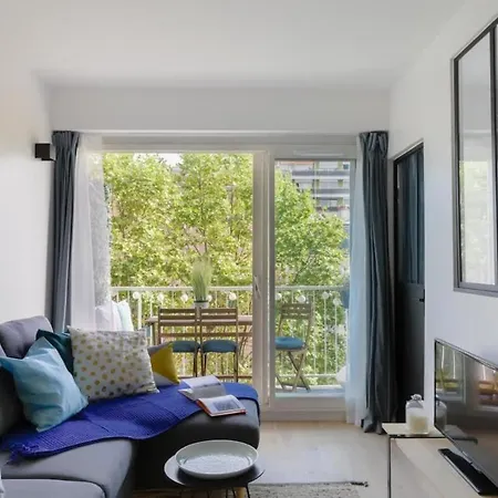 Appartement Confortable Avec Balcon Au Coeur De Paris * Parijs