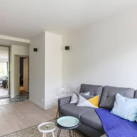 Appartement Confortable Avec Balcon Au Coeur De Paris Appartement