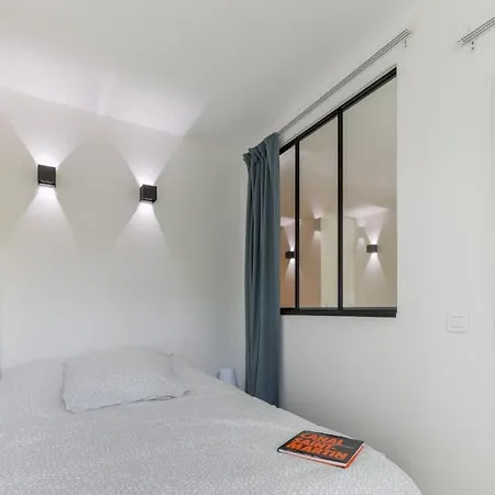 Appartement Appartement Confortable Avec Balcon Au Coeur De Paris Parijs