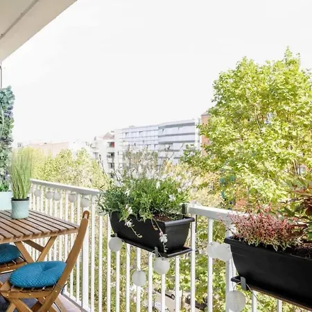 Appartement Confortable Avec Balcon Au Coeur De Paris Appartement *